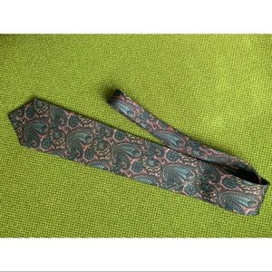 Claybrooke silk paisley tie